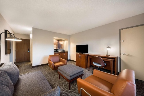 Sonesta Select San Jose Airport image 2
