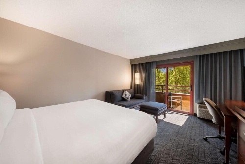 Sonesta Select San Jose Airport image 23