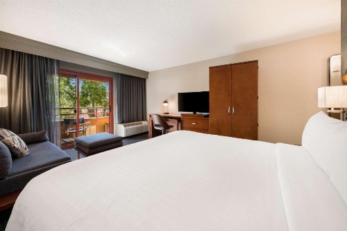 Sonesta Select San Jose Airport image 24
